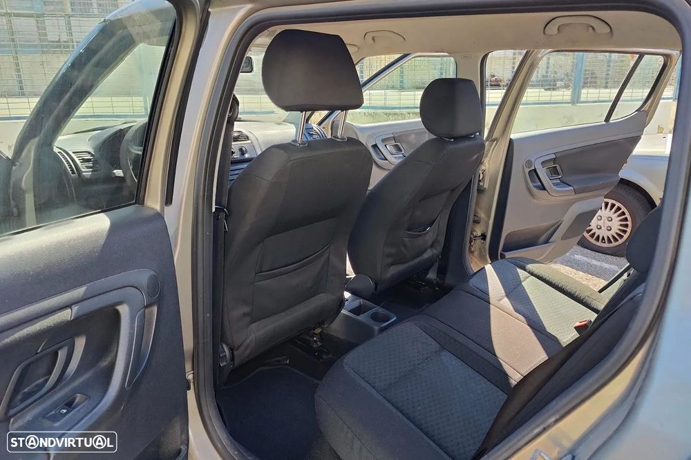 Skoda Fabia 1.2 TDi Active — fotografia 2