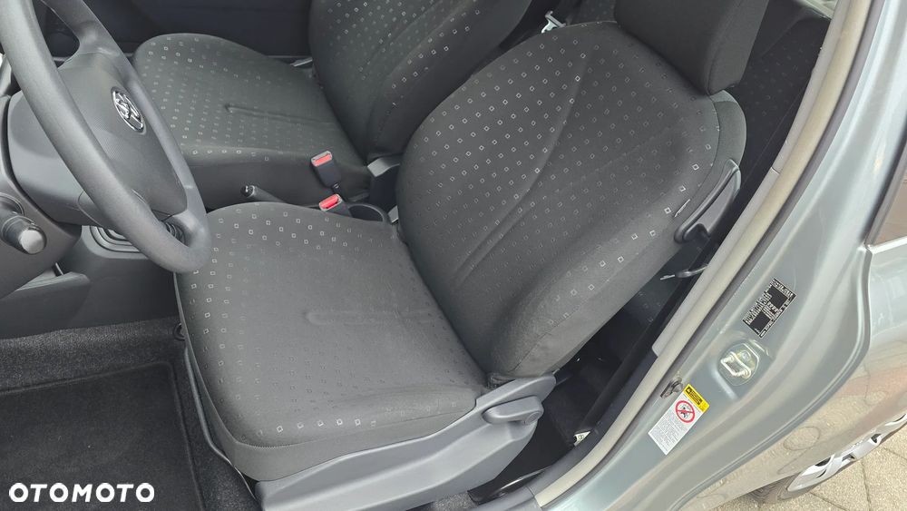 Toyota Yaris - 20