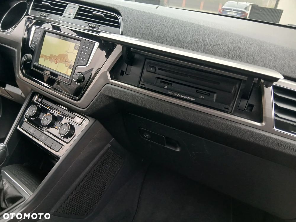 Volkswagen Touran 1.4 TSI (BlueMotion Technology) DSG Comfortline - 17