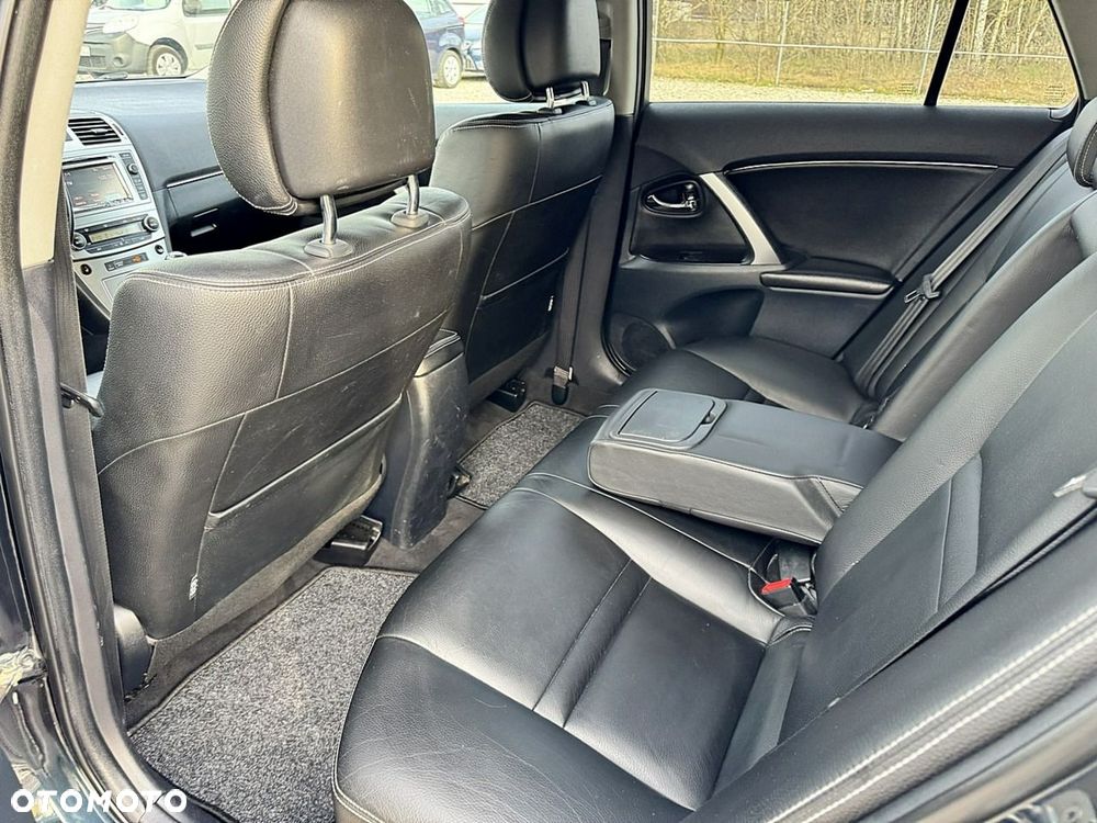 Toyota Avensis - 13