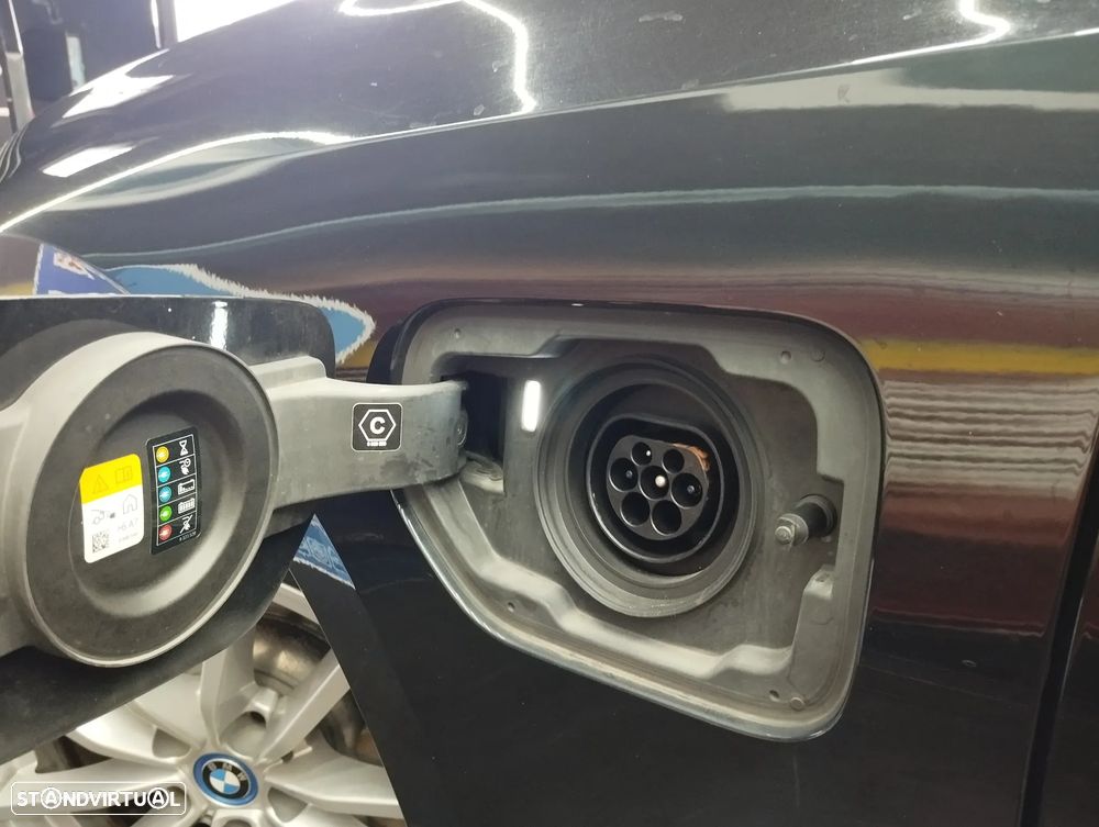 BMW 330 e Touring Line Sport Auto - 12