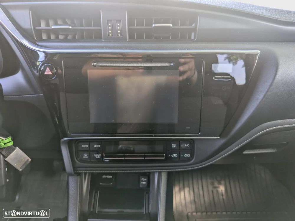 Toyota Auris 1.4 D-4D Comfort+Pack Techno - 12