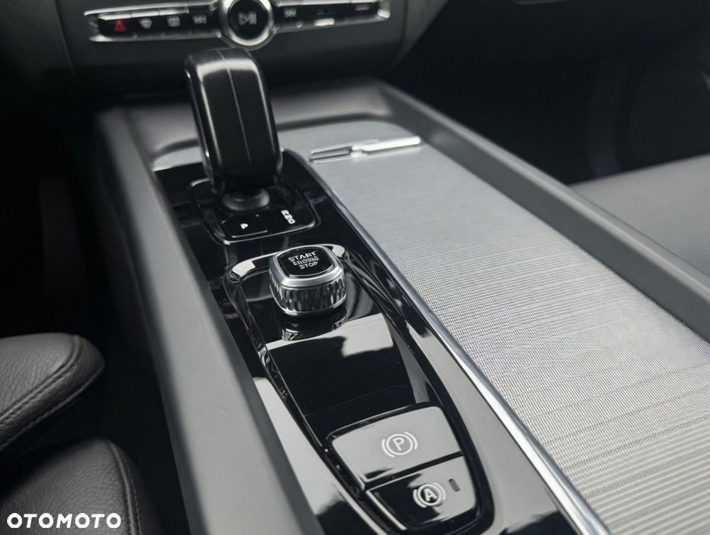 Volvo XC 60 - 24
