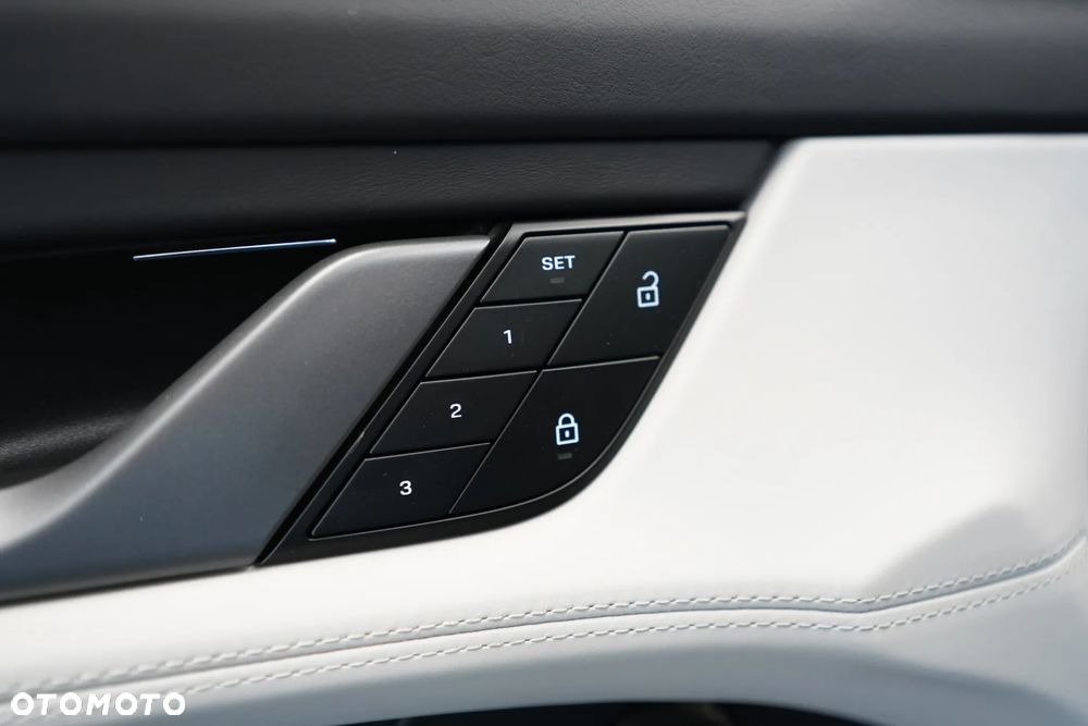 Porsche Taycan 105kWh 4 Cross Turismo - 22