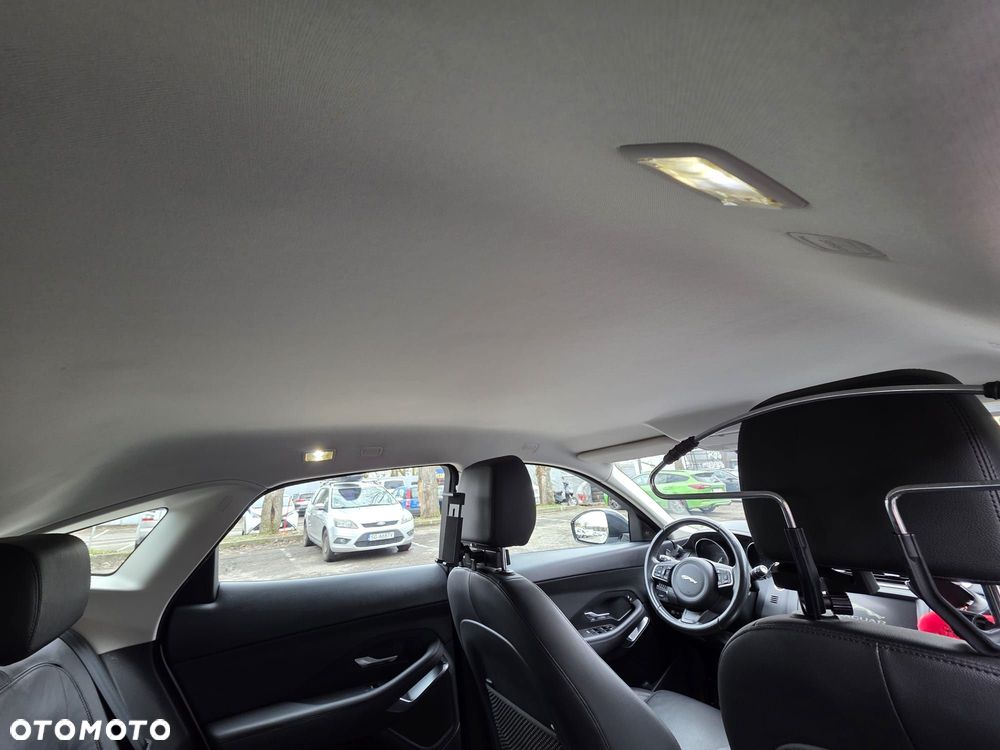 Jaguar E-Pace 2.0 i4P AWD - 8