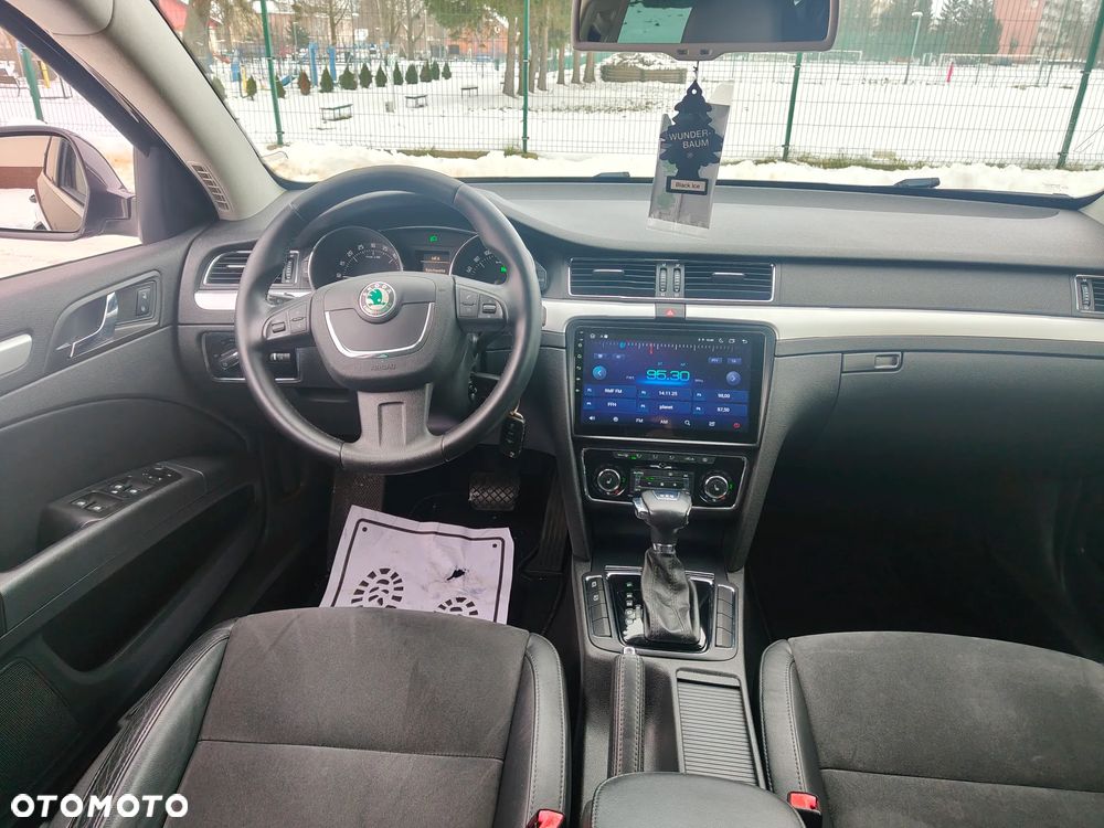 Skoda Superb 2.0 TDI DSG Exclusive - 8