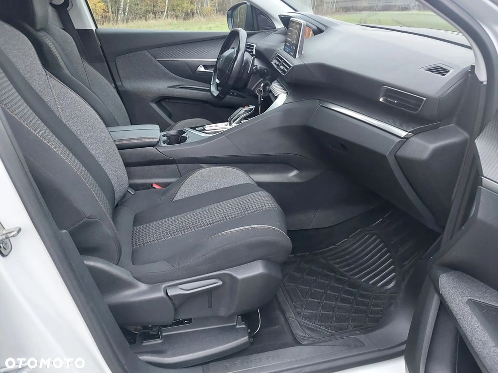 Peugeot 5008 - 24