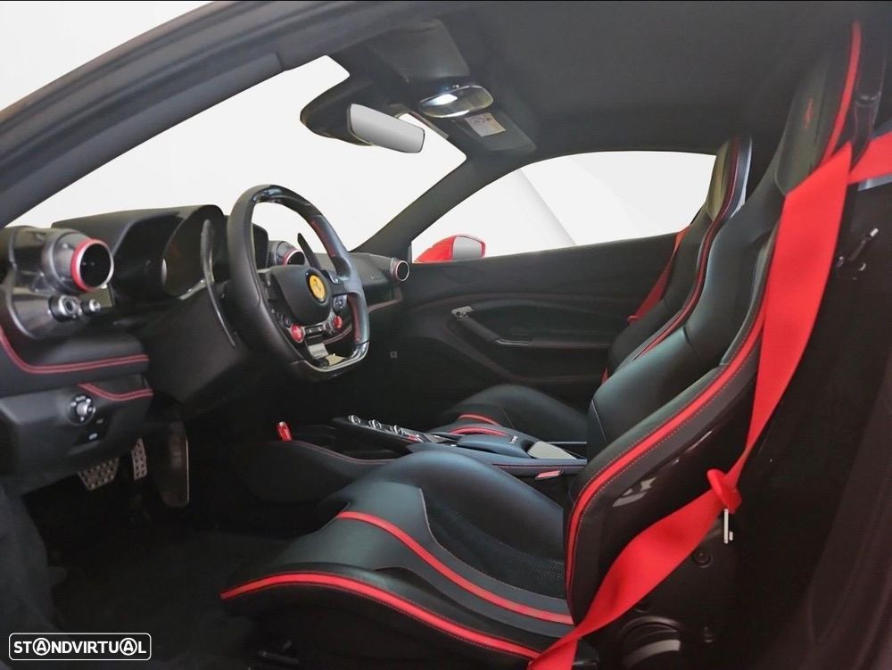 Ferrari F8 Tributo 3.9 Twin-Turbo V8 - 14