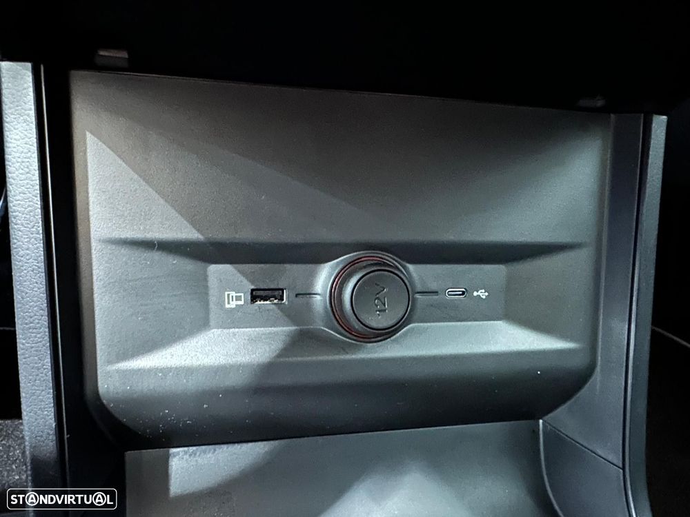 MG MG4 64 kWh Luxury - 38