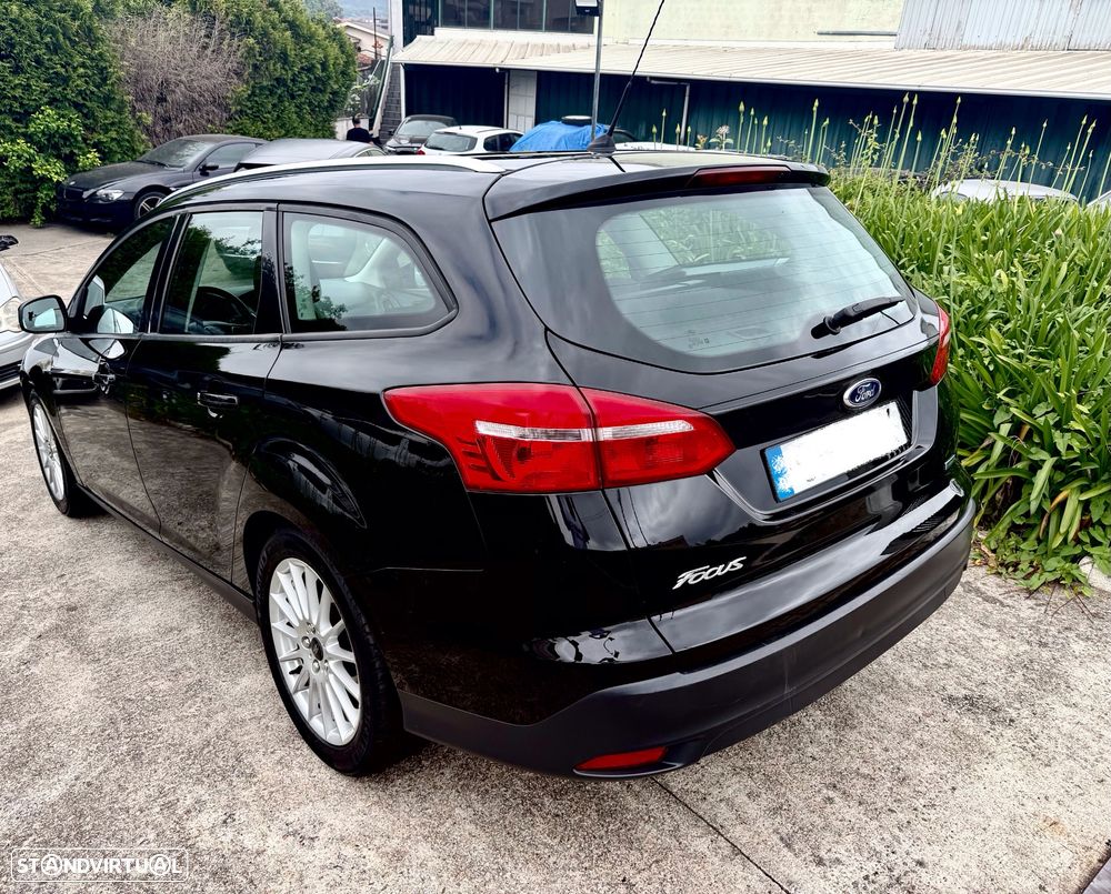 Ford Focus SW 1.0 EcoBoost S&S Titanium - 4