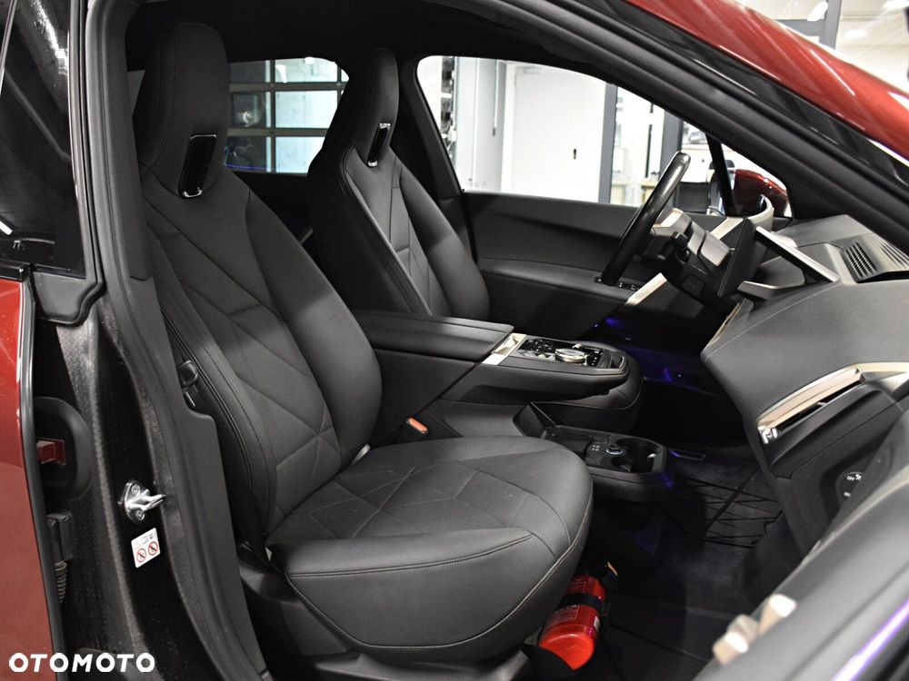 BMW iX xDrive40 76.6kWh Signature - 13