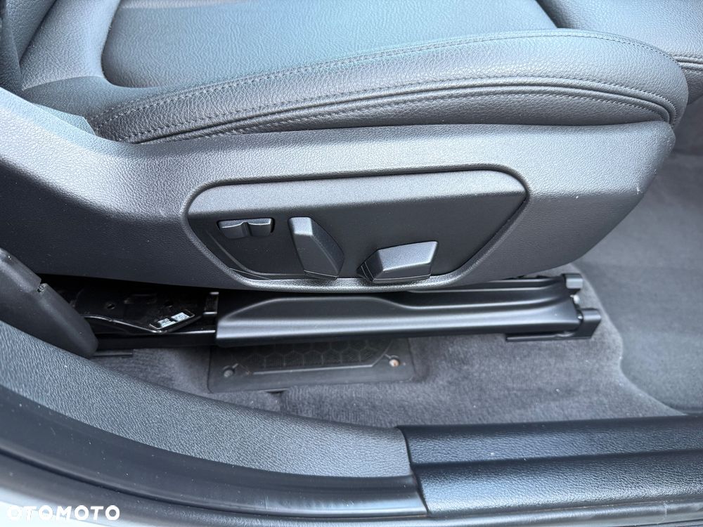 BMW X1 xDrive25i Advantage sport - 22