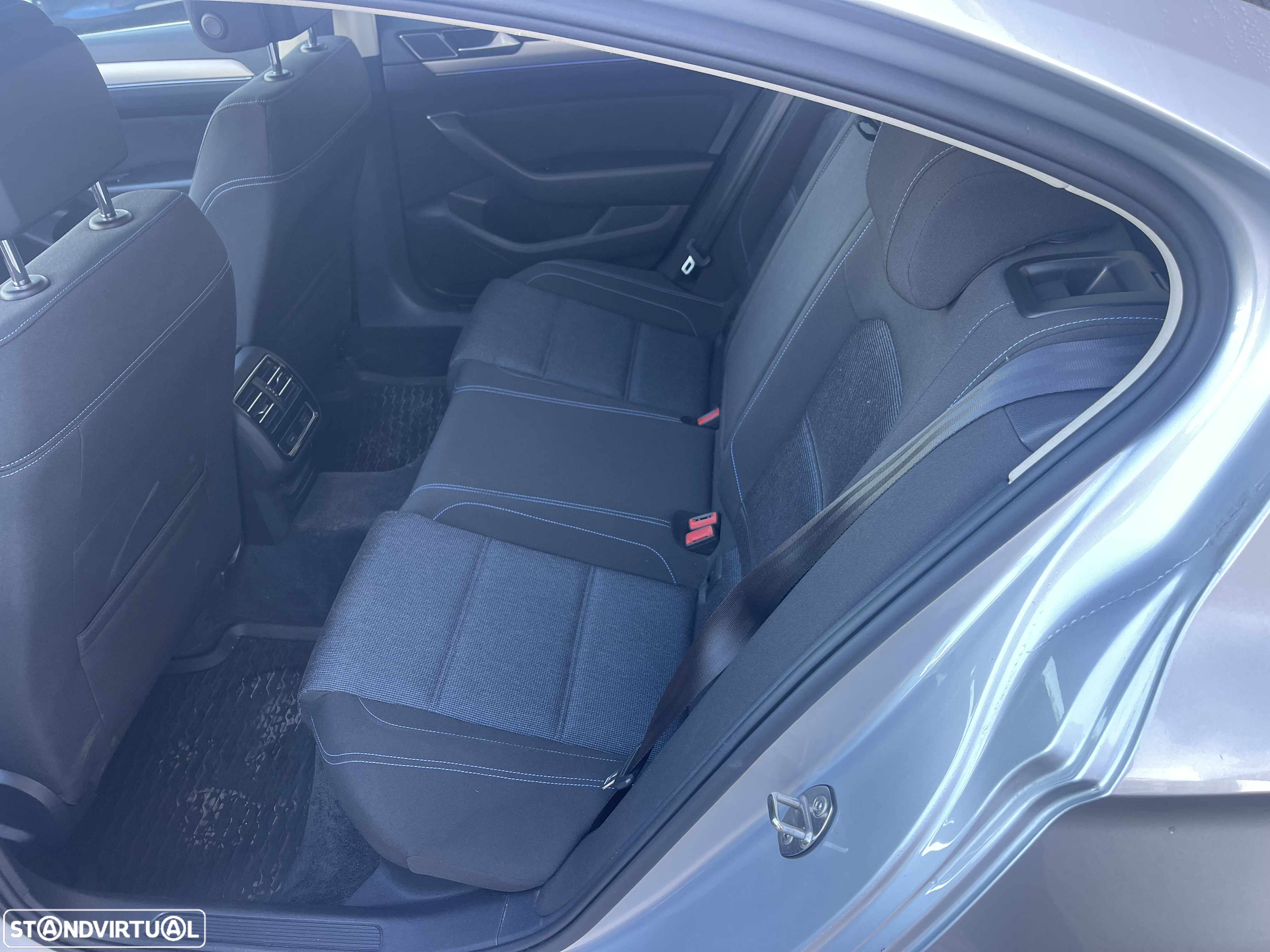 VW Passat - 8