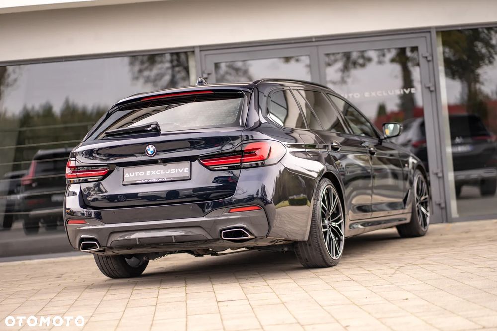 BMW Seria 5 530d xDrive Touring M Sport Edition - 24
