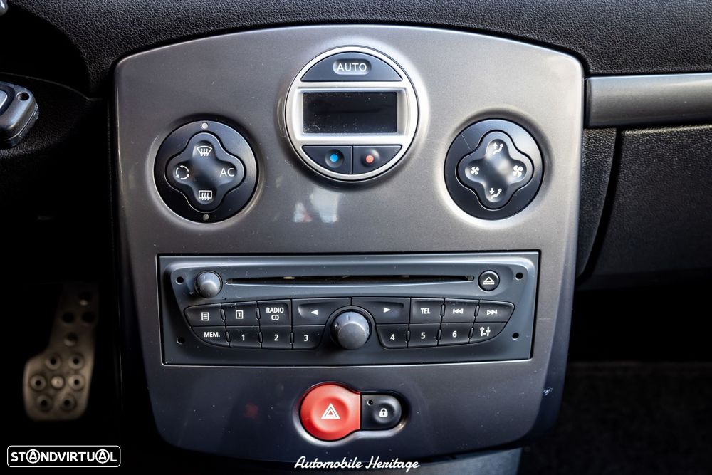 Renault Clio 2.0 16V RS - 30