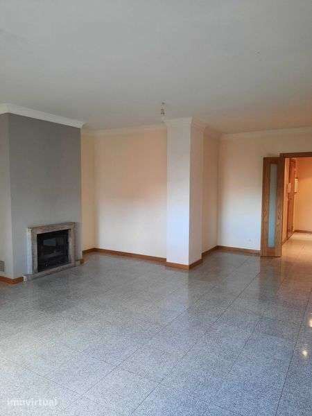 T3 Excelente apartamento (rotunda dos touros) - Grande imagem: 4/12