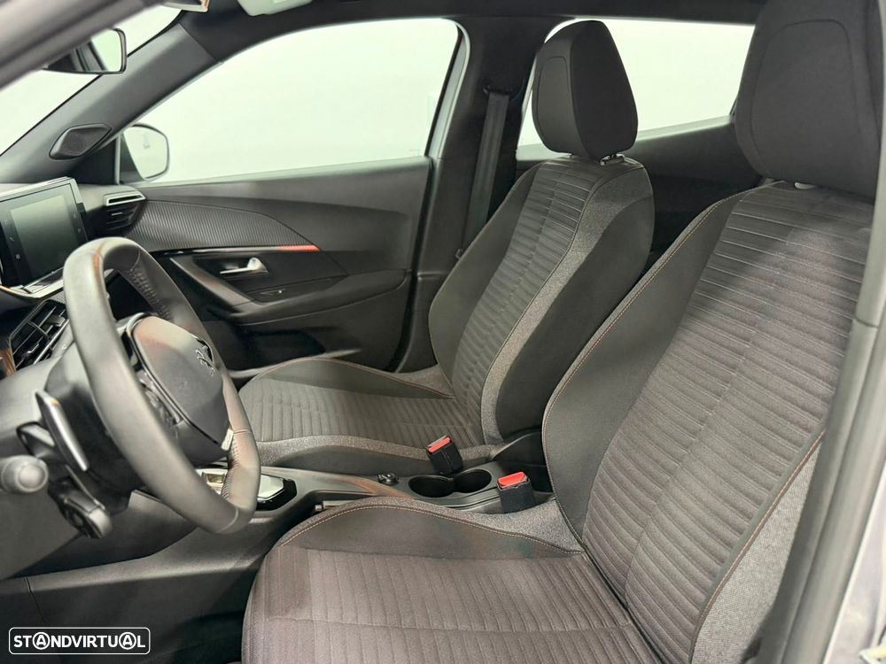 Peugeot 2008 1.2 PureTech Active Pack EAT8 - 5