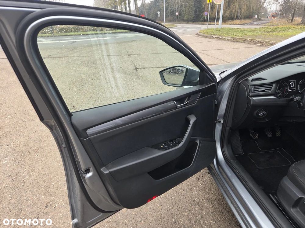 Skoda Superb 2.0 TDI Active - 30