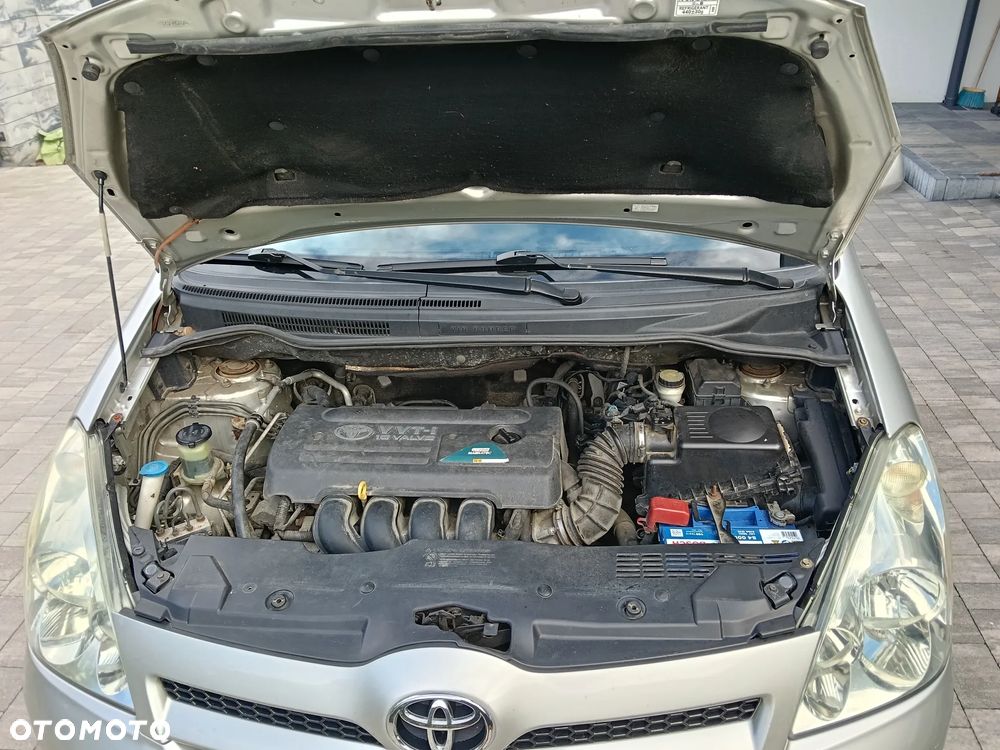 Toyota Corolla Verso - 9