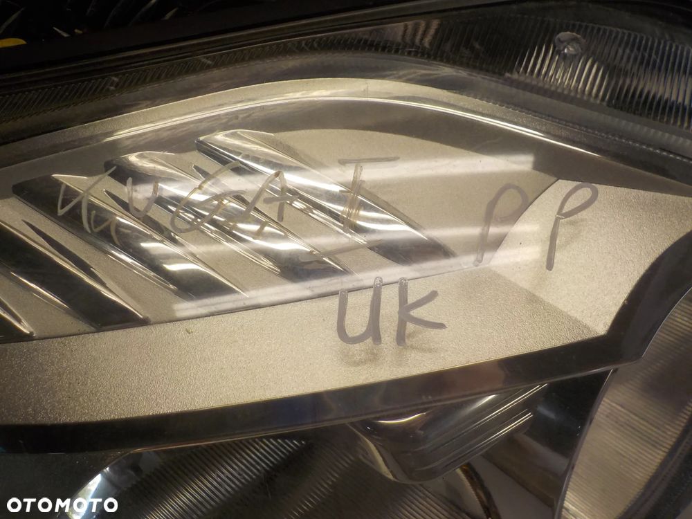 FORD KUGA MK1 LAMPA PRAWA PRZÓD WERSJA ANGIELSKA 8V41-13W029-BE - 2