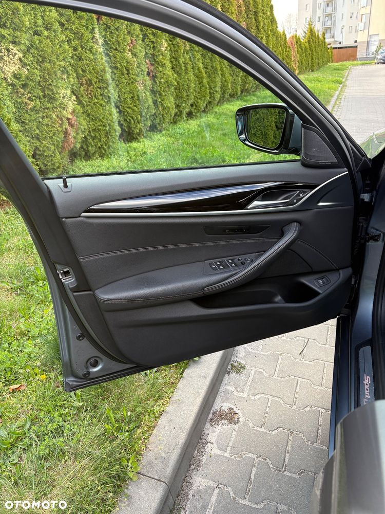 BMW Seria 5 520i Sport Line - 10