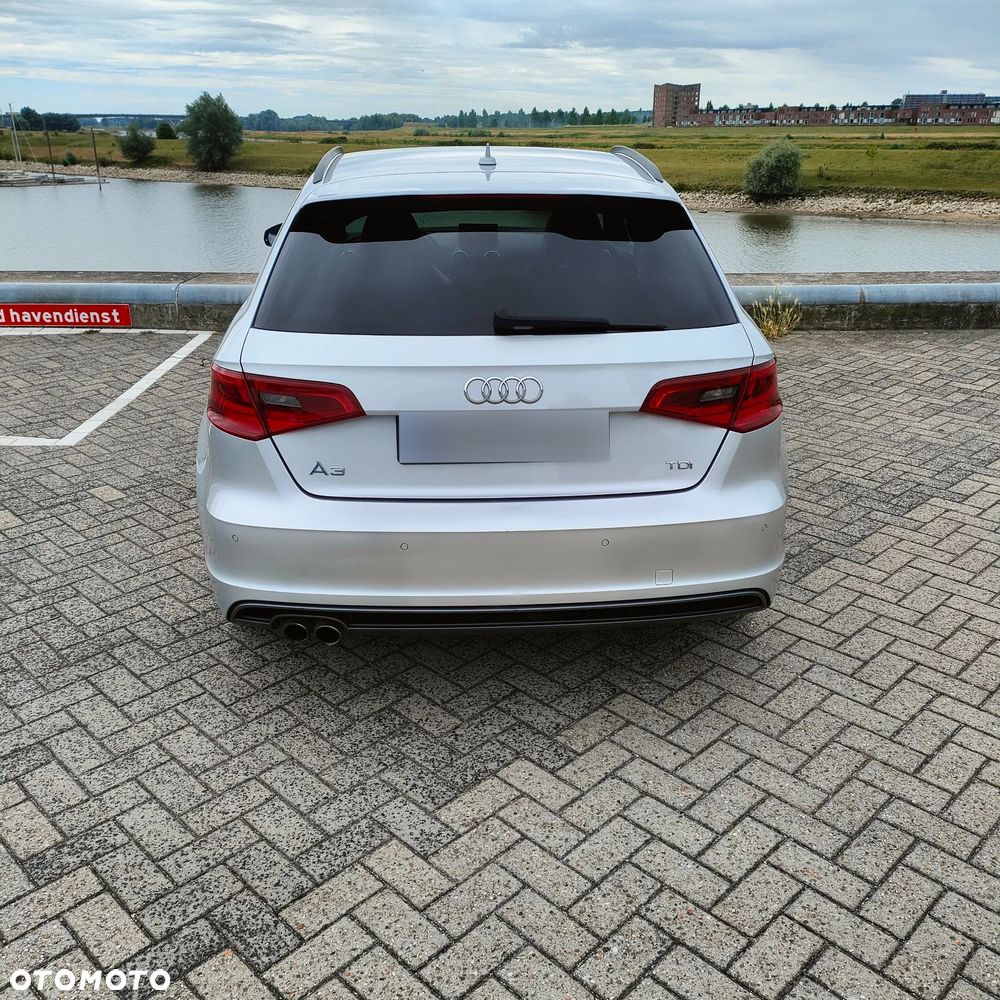 Audi A3 Sportback 2.0 TDI S line Sportpaket - 8