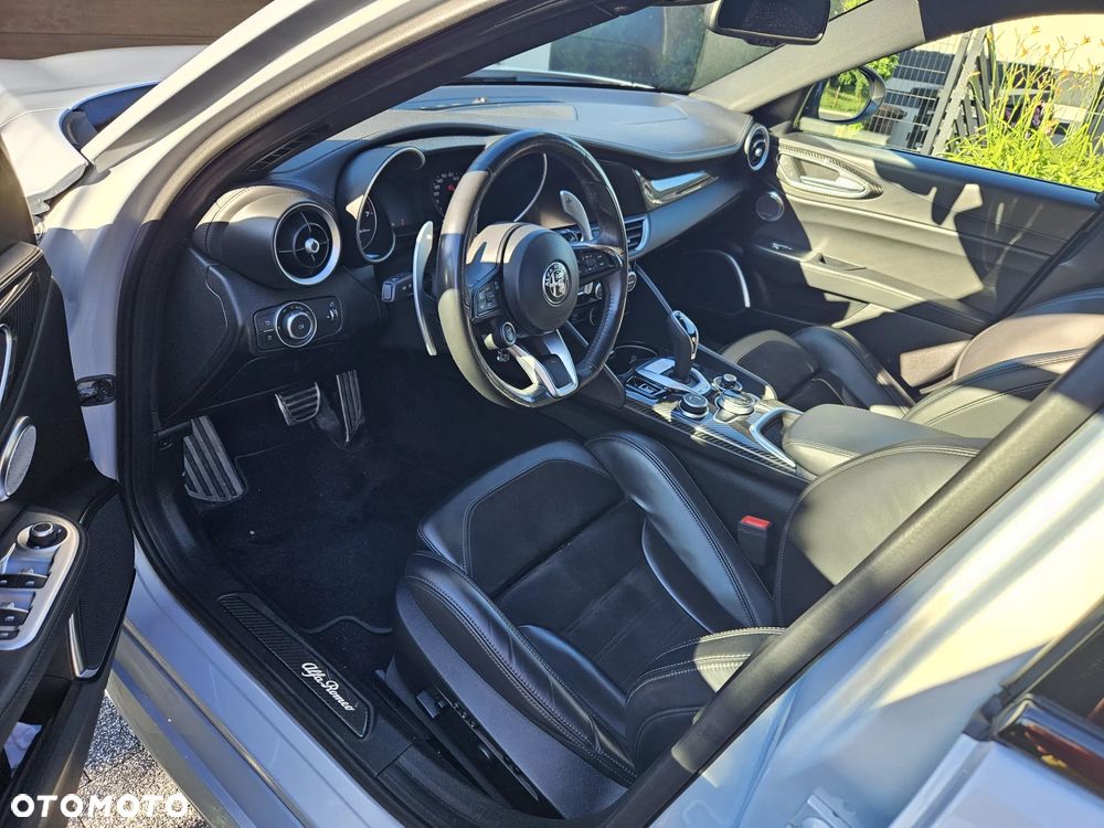 Alfa Romeo Giulia 2.0 Turbo Veloce TI Q4 - 13