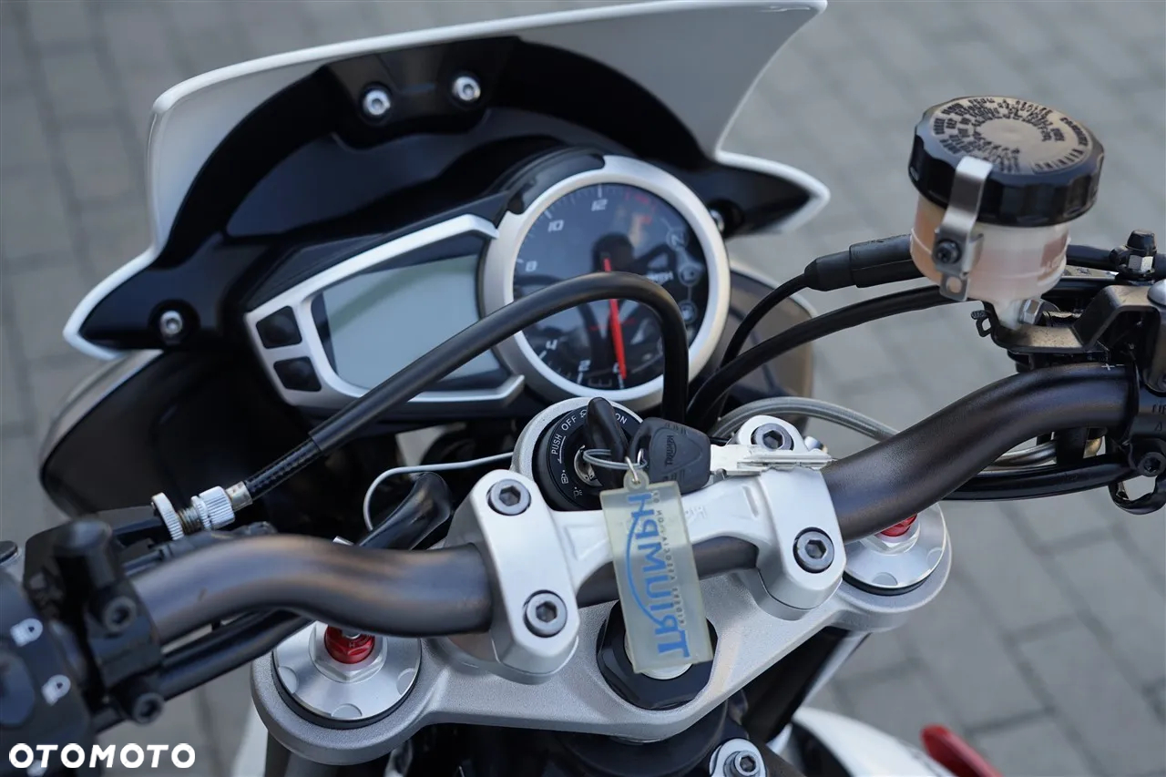 Triumph Street Triple - 19