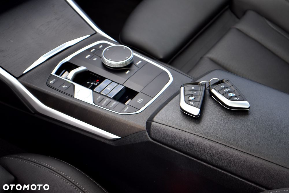 BMW Seria 3 320d xDrive Luxury Line sport - 20