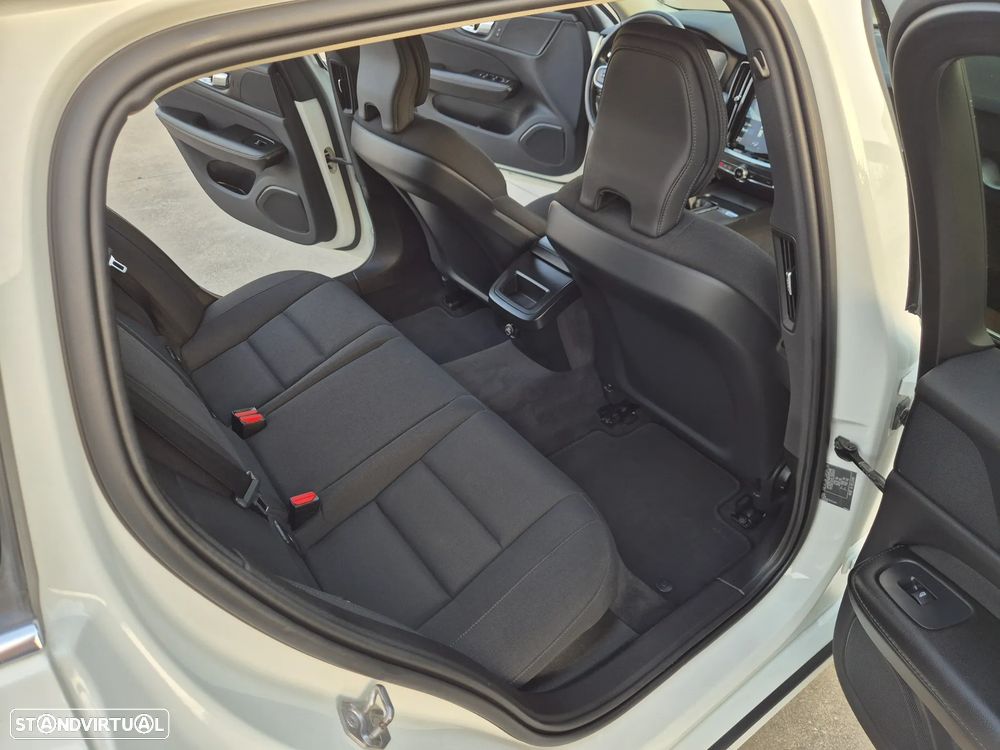 Volvo V60 2.0 D3 Momentum - 39