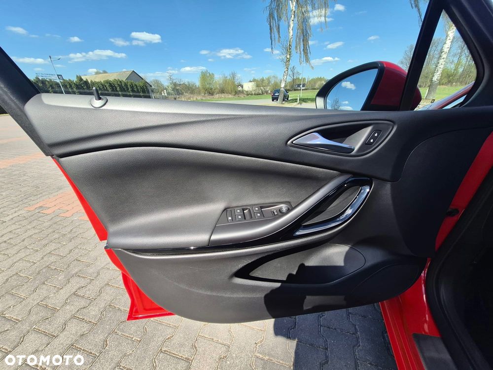 Opel Astra 1.6 T Dynamic S&S - 22