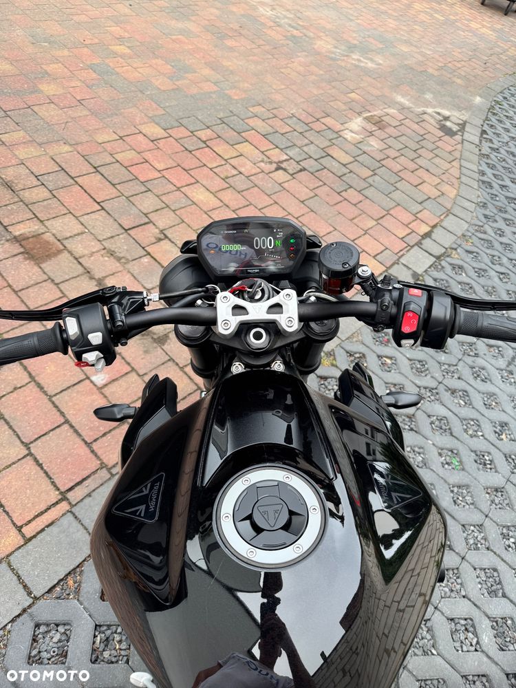 Triumph Street Triple - 17