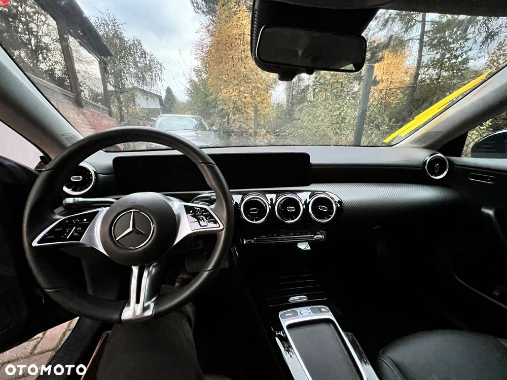 Mercedes-Benz CLA 200 7G-DCT - 11