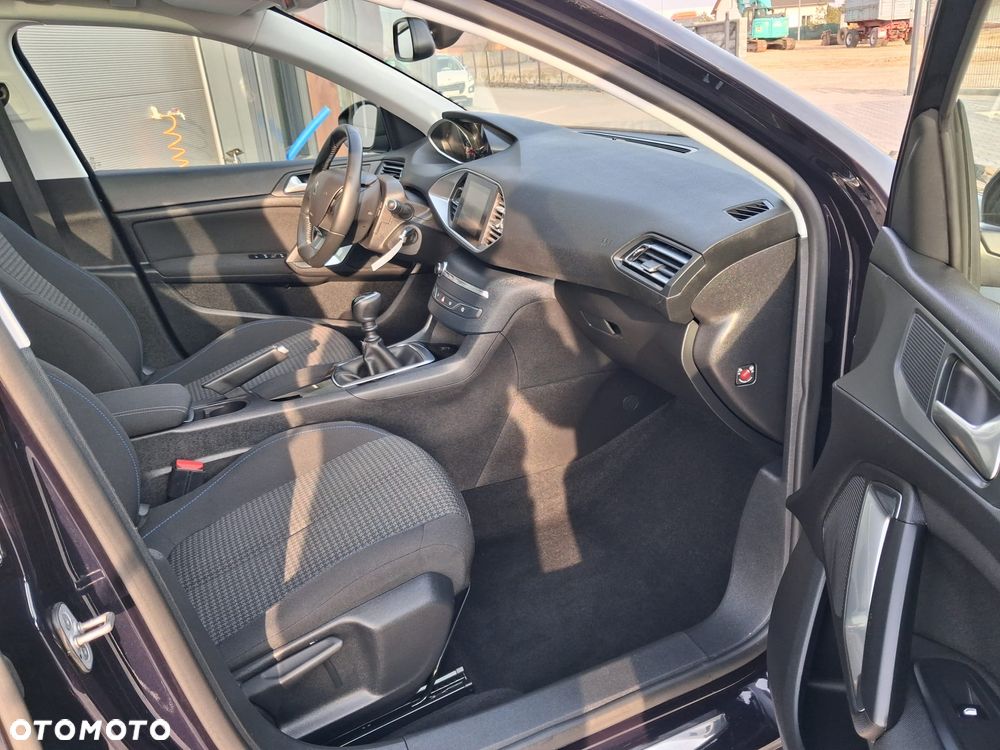 Peugeot 308 PureTech 130 Allure Pack - 16