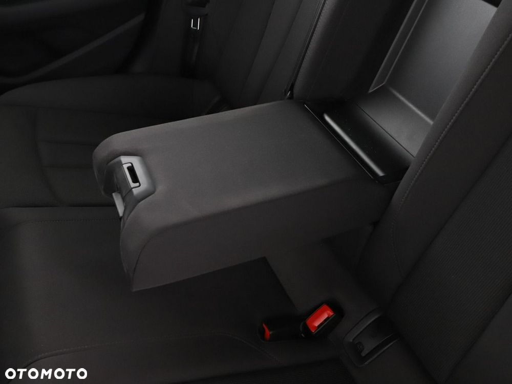 Audi A4 Limousine 40 TFSI S tronic advanced - 37
