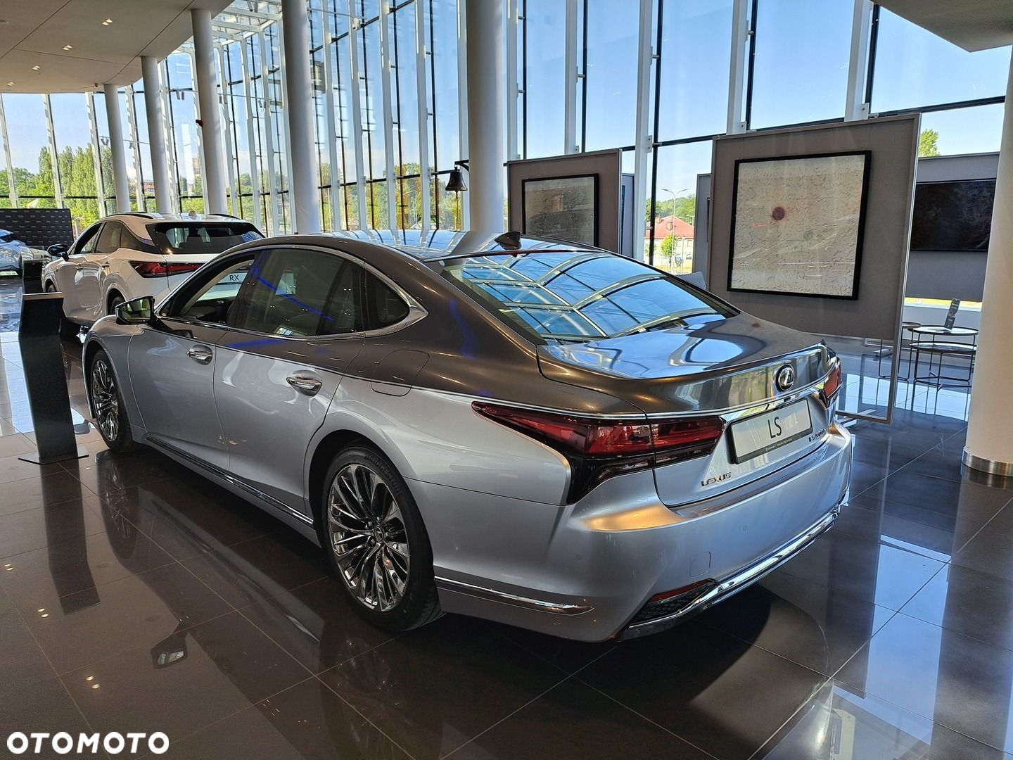Lexus LS - 3