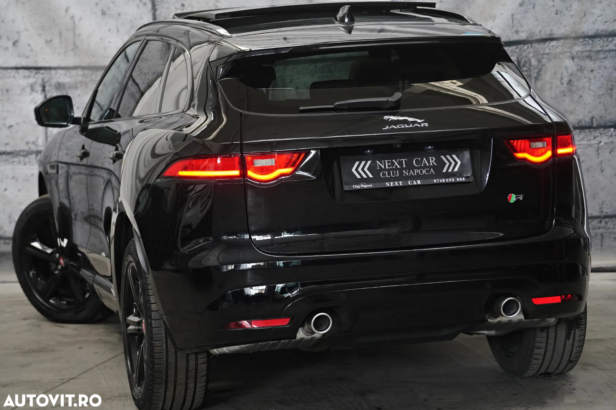 Jaguar F-Pace S AWD - 3