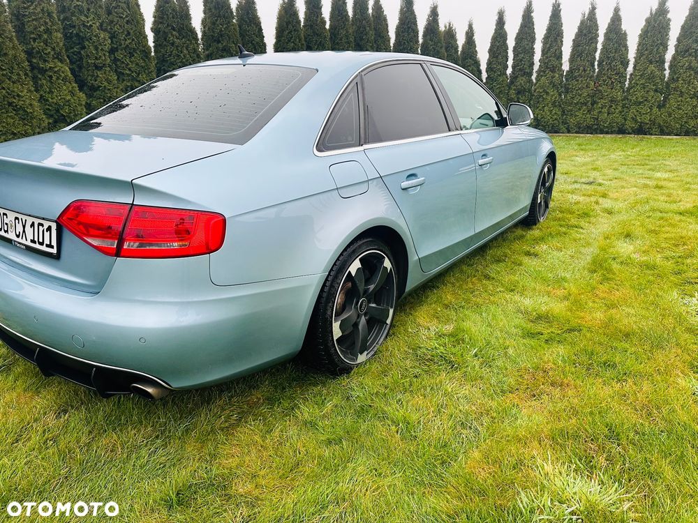 Audi A4 Limousine - 4