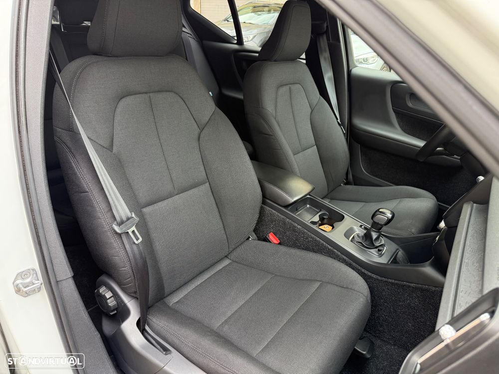 Volvo XC 40 1.5 T3 Tech Edition - 26