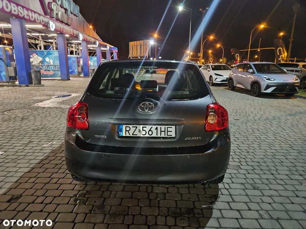 Toyota Auris 1.4 D-4D Premium + EU5 MM - 4