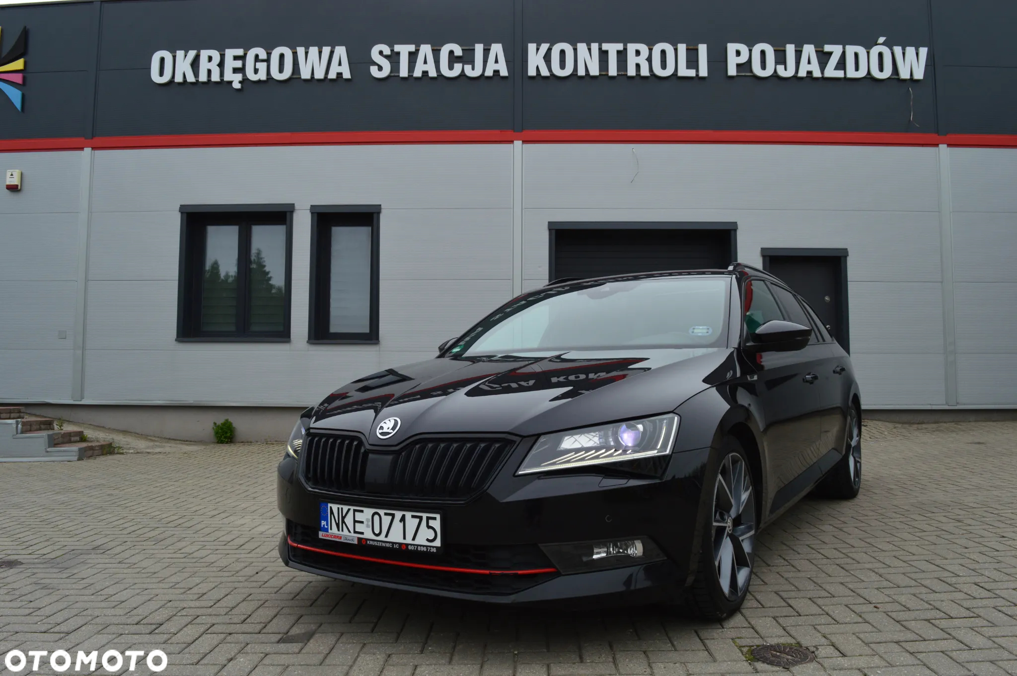 Skoda Superb Combi 2.0 TDI SportLine - 2