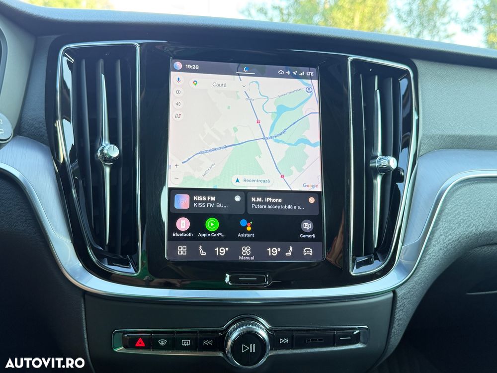 Volvo V60 B4 MHEV AT8 FWD Momentum - 12
