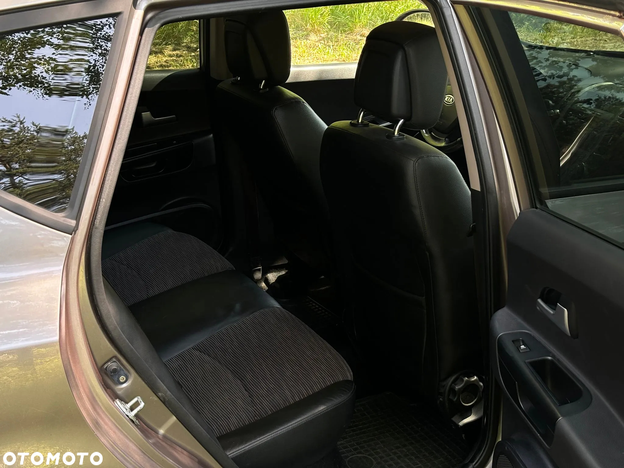Kia Ceed 1.6 CRDi SW LX - 23
