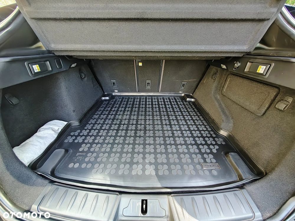 Jaguar F-Pace 2.0 i4P AWD Prestige - 27