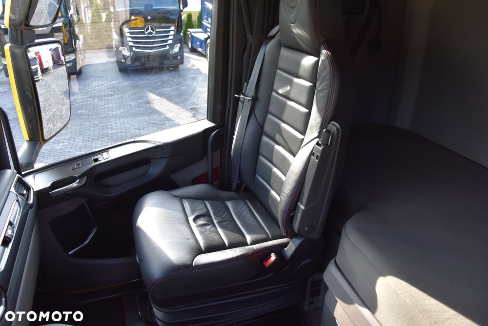 Scania S580 V8 !  / FULL OPCJA / CAŁA NA PODUSZKACH  / SKÓRA / FULL LED / HYDRAULIKA  / KLIMA POSTOJOWA  / FULL LED / STANDARD / RETARDER / FULL SERWIS ASO SCANIA ! Jak nowa ! ! - 29