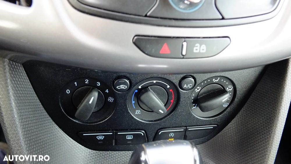 Ford Transit Conect - 17