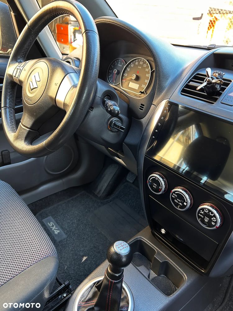 Suzuki SX4 1.6 GS / Premium 4WD - 11