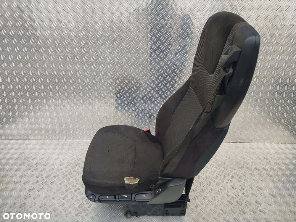 FOTEL KIEROWCY PNEUMATYCZNY DAF XF 106 - 1