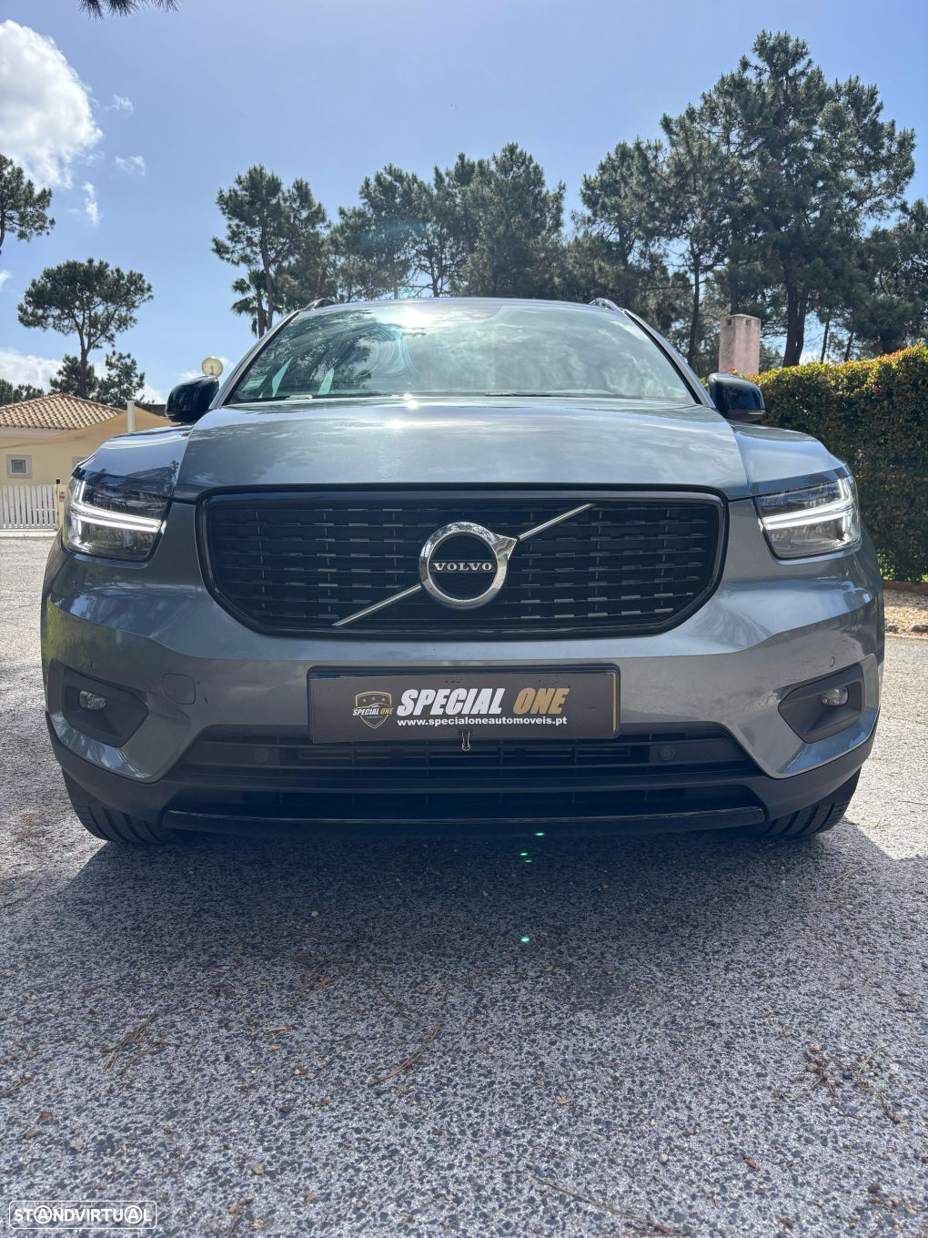 Volvo XC 40 1.5 T3 R-Design Tech Edition - 9