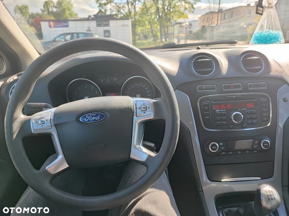 Ford Mondeo 1.6 Ambiente - 17